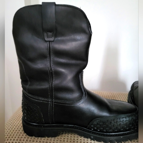 Road Wolf pull on riding boots. 10 1/2 wide, black, leather upper. Like new. - Picture 4 of 6